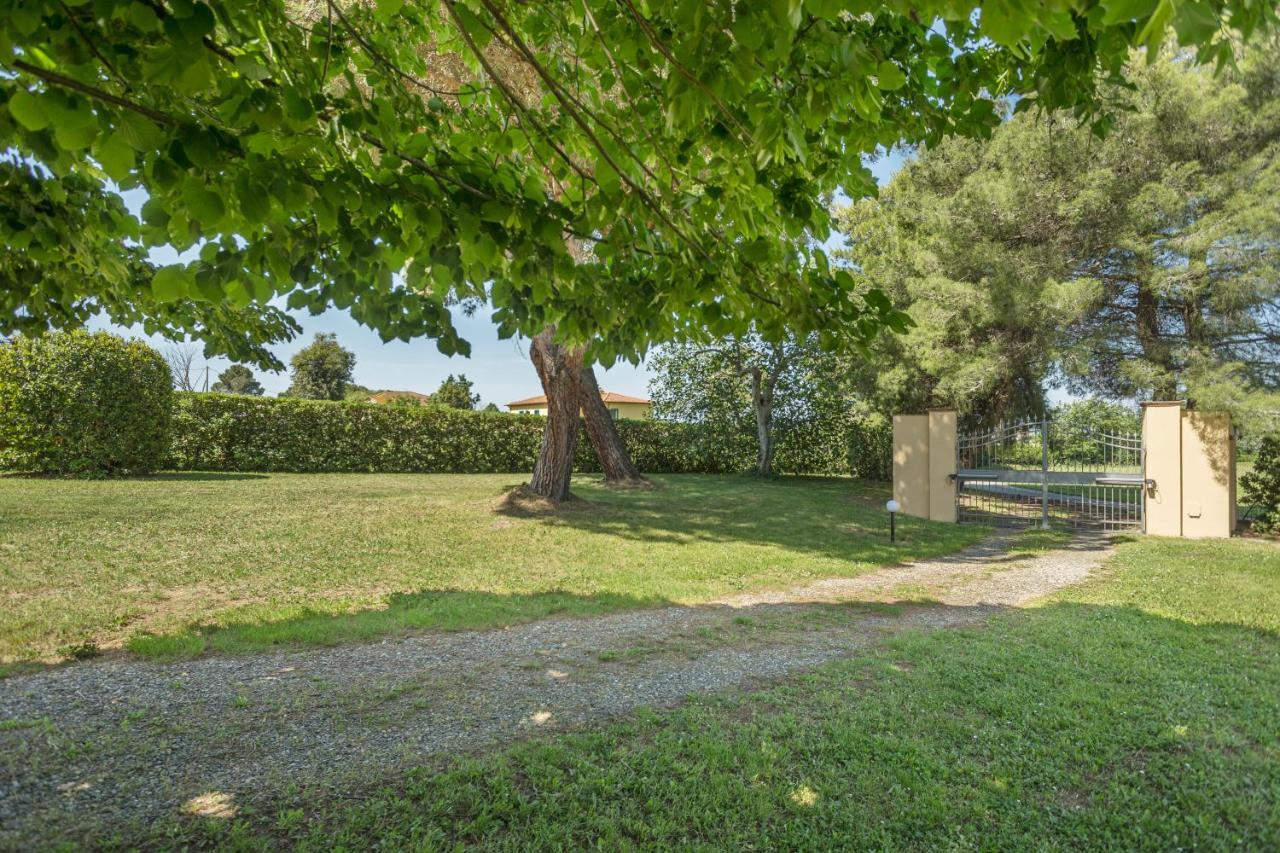 Podere Belvedere Ливорно Экстерьер фото